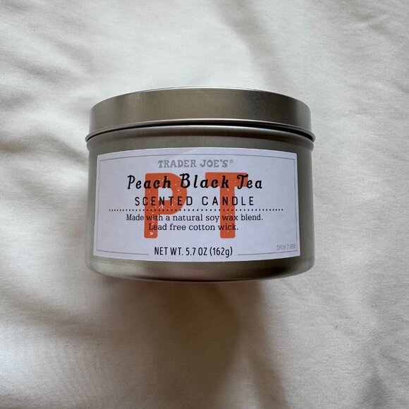 NWT, Trader Joe's Peach Black Tea Scented Coconut-Soy Wax Candle, 5.7 Ounces - Picture 3 of 11
